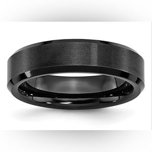 6mm Black Ceramic Men’s band brushed and polished. Size 10.
